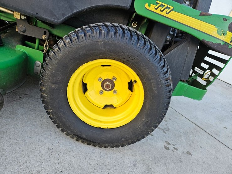 john-deere-777-image-25