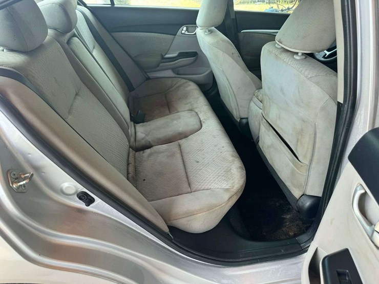 2015-honda-civic-4-door-sedan-(249,847-miles)-image-18