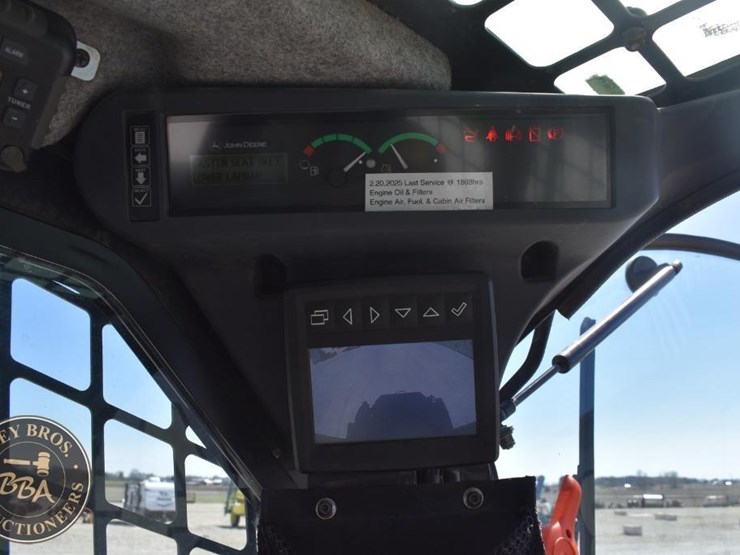 2020-deere-333g-image-45