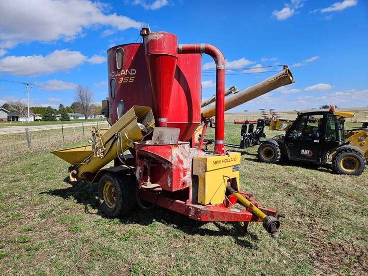 new-holland-355-image-7