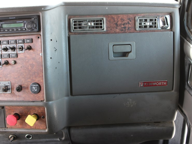 2004-kenworth-t800-image-64