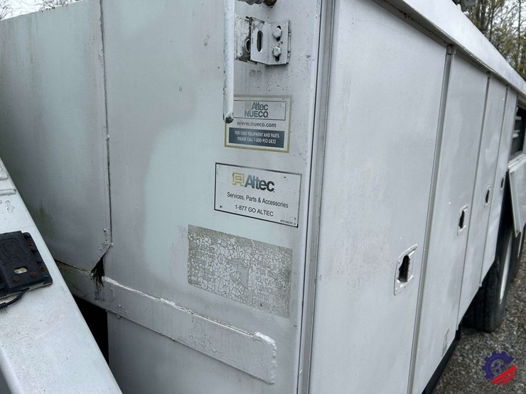 2009-international-7400-image-27