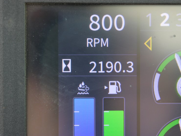 2021-deere-524p-image-50