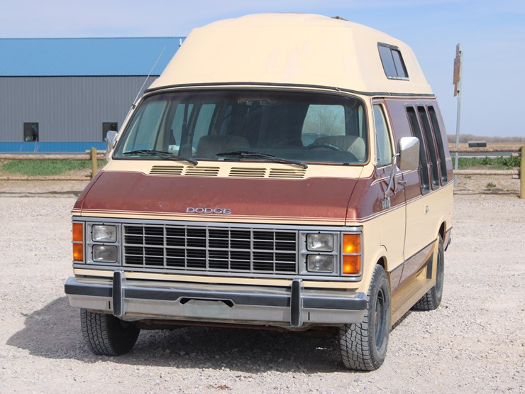 1985-dodge-ram-350-image-3