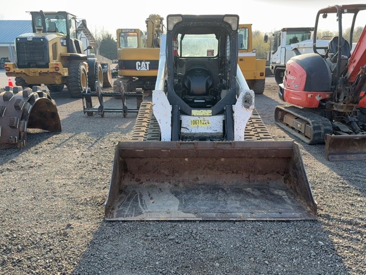 2017-bobcat-t740-image-2