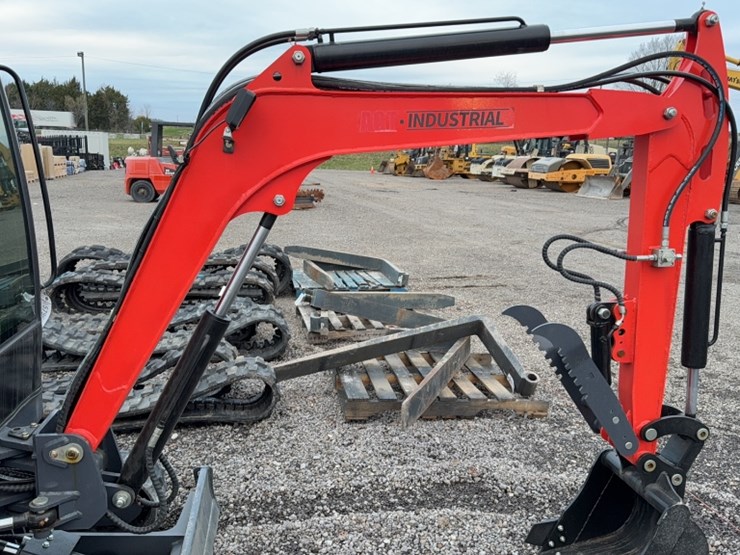 #2052-•-2024-agt-qnt50r-mini-excavator-image-5