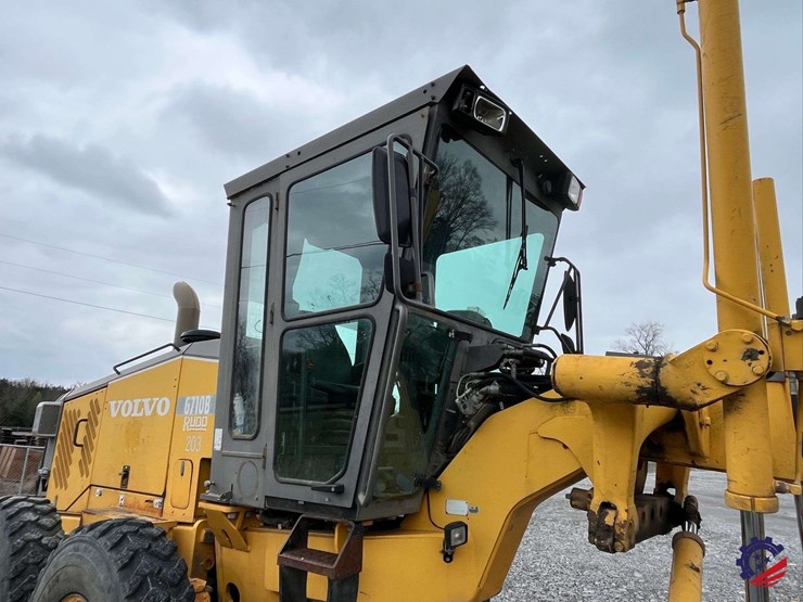 2003-volvo-g710b-image-50