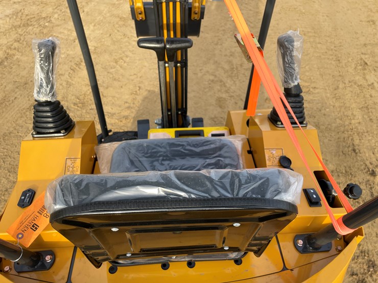 #1038-•-new-ats-rt15r-mini-excavator-image-11