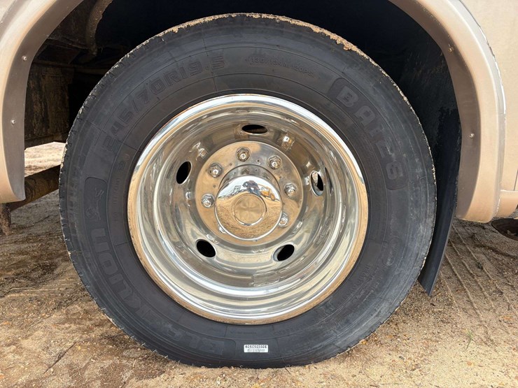 2004-ford-"daybreak"-motorhome-image-9