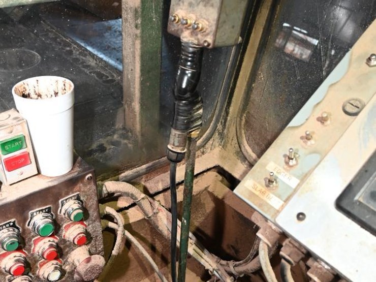 #116-•-cleereman-38-3hb-carriage-and-track-image-50