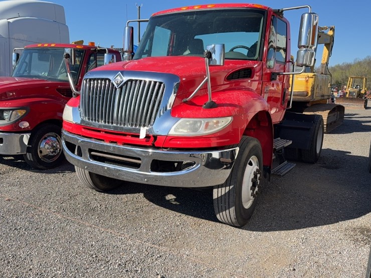 2007-international-4400-image-1