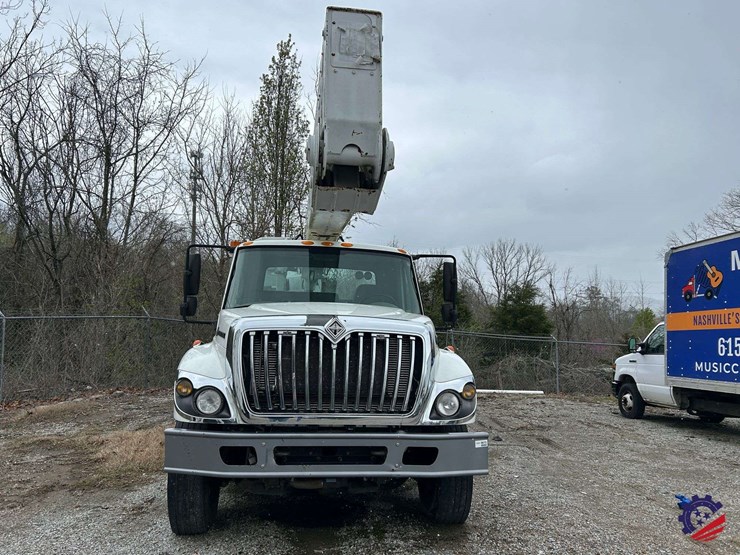 2009-international-7400-image-6