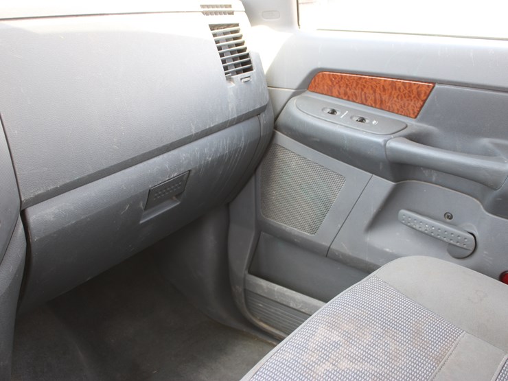 2006-dodge-ram-2500-image-29