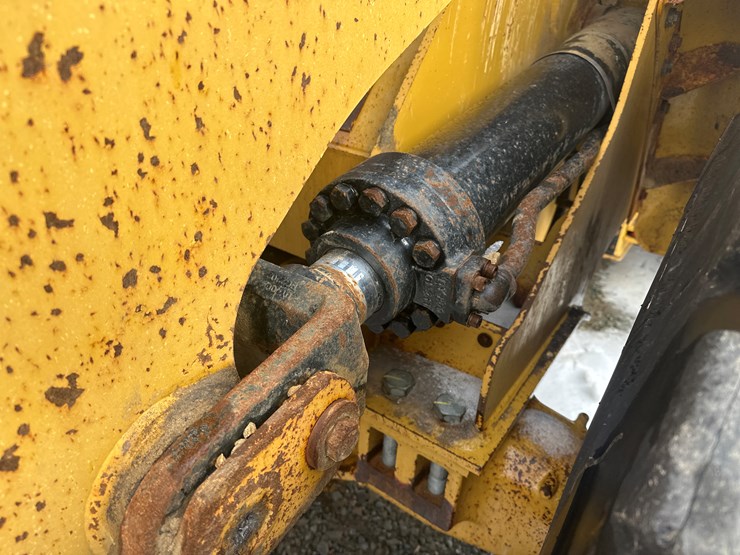 caterpillar-950gc-image-34