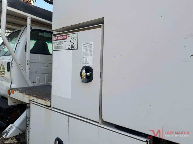 2006-ford-f750-xl-image-12