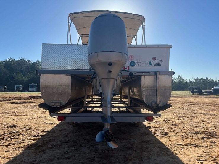 2000-all-aluminum-25'-pontoon-boat-w/-trailer-image-3