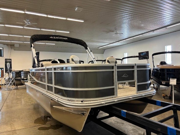 2025-g3-suncatcher-select-18f-pontoon-image-8