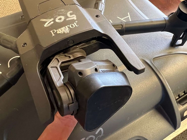 parrot-anafi-usa-foldable-drone-with-4k/thermal-camera-image-8