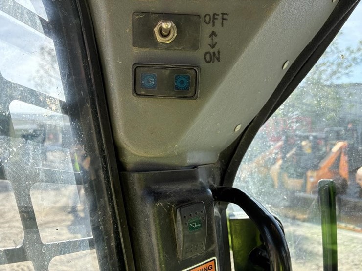 2018-yanmar-s220r-image-18