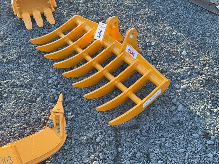 caterpillar-303-image-1