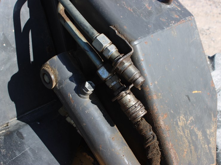 new-holland-ls190-image-18