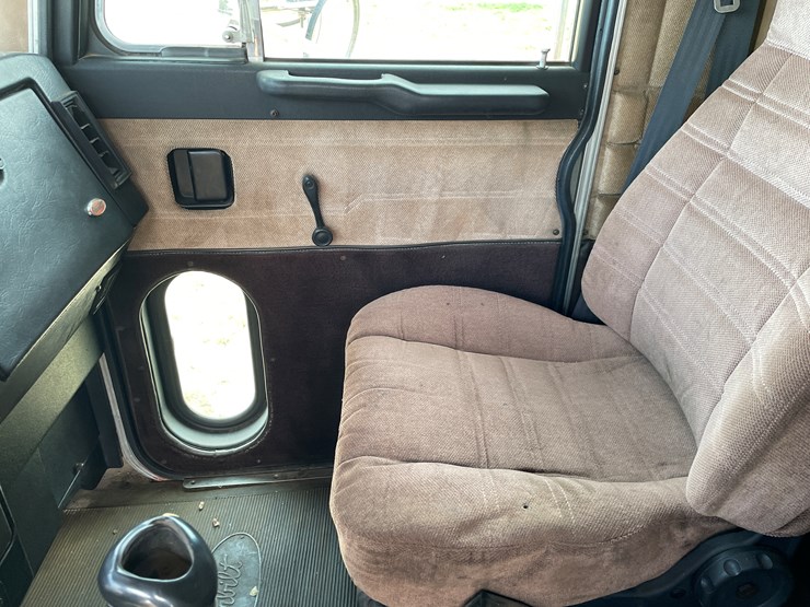 1998-peterbilt-378-image-63