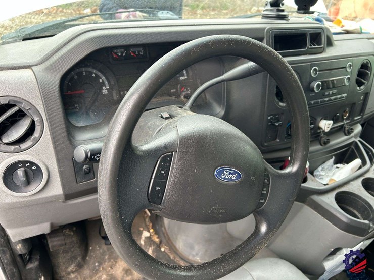 2017-ford-e450-image-59