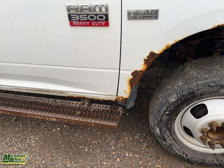 2011-dodge-3500-image-20