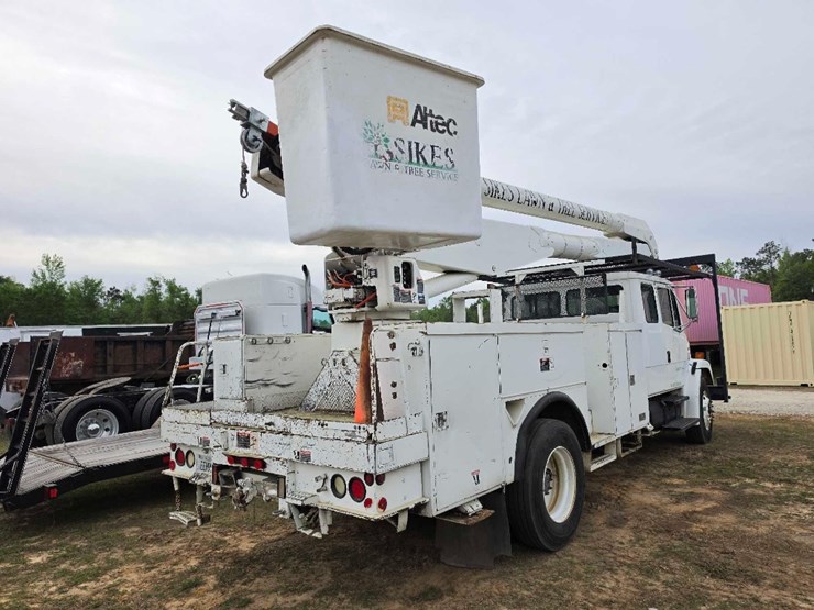 2001-freightliner-fl70-image-5