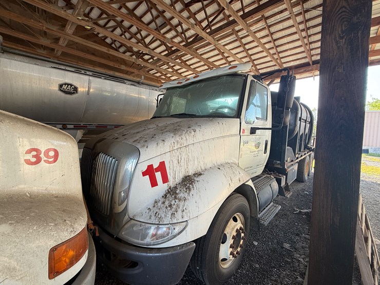 2003-case-ih-8600-image-2