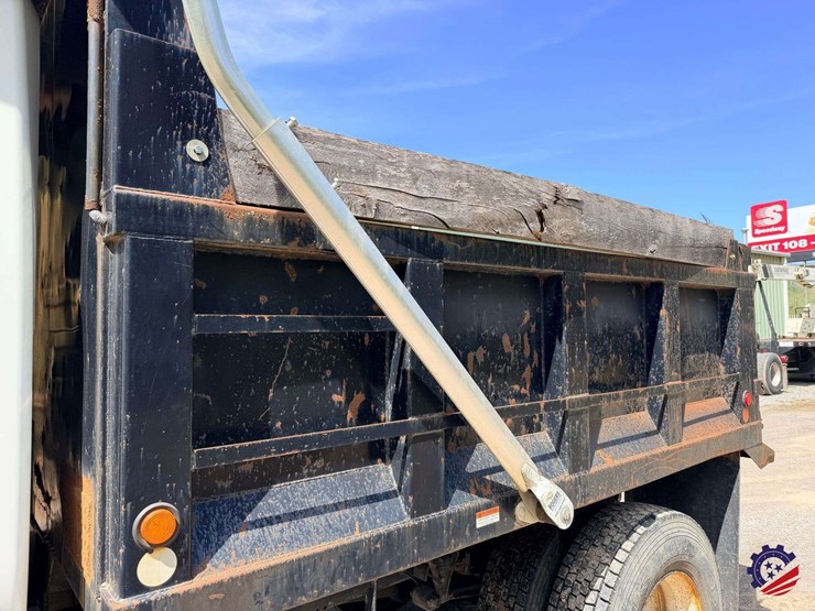 2007-international-7400-image-46