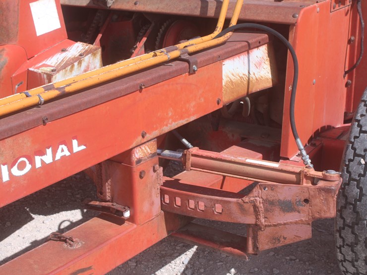 international-830-image-13