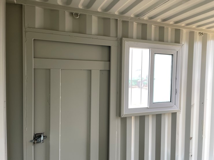 #118-•-10'-storage-container-image-16