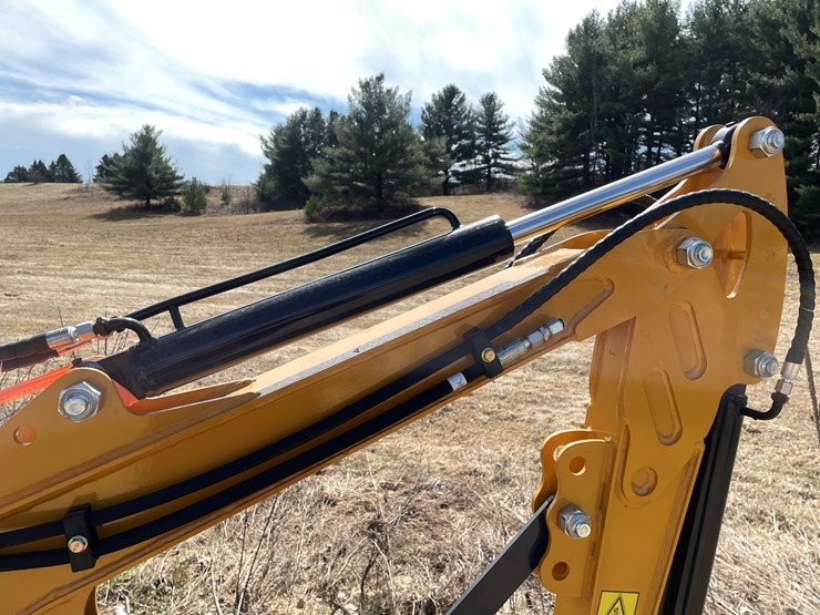 #901-•-new-land-hero-me18-mini-excavator-image-23