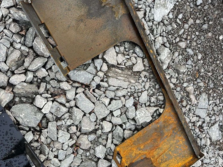 quick-attach-/-weldable-blank-plate-new-attachment-image-4