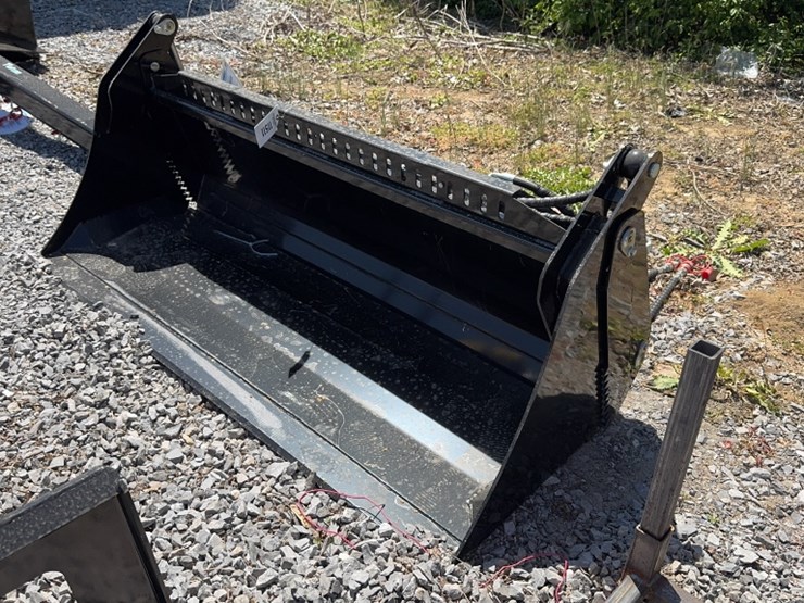 #6060-•-future-72"-skid-steer-4-in-1-bucket-image-1