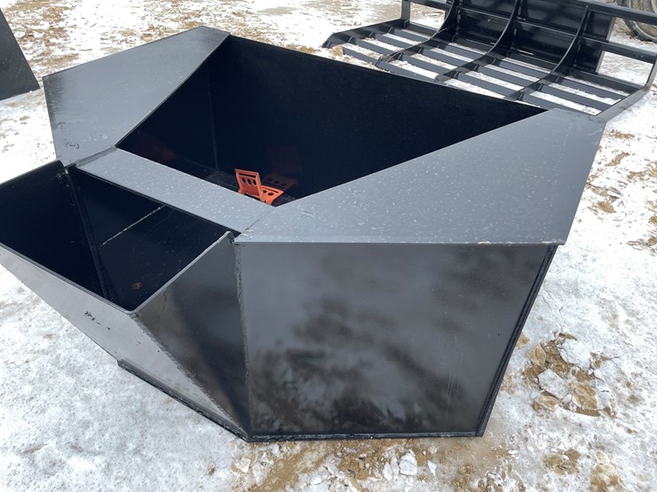 #2021-•-skid-steer-mount-concrete-bucket-image-9