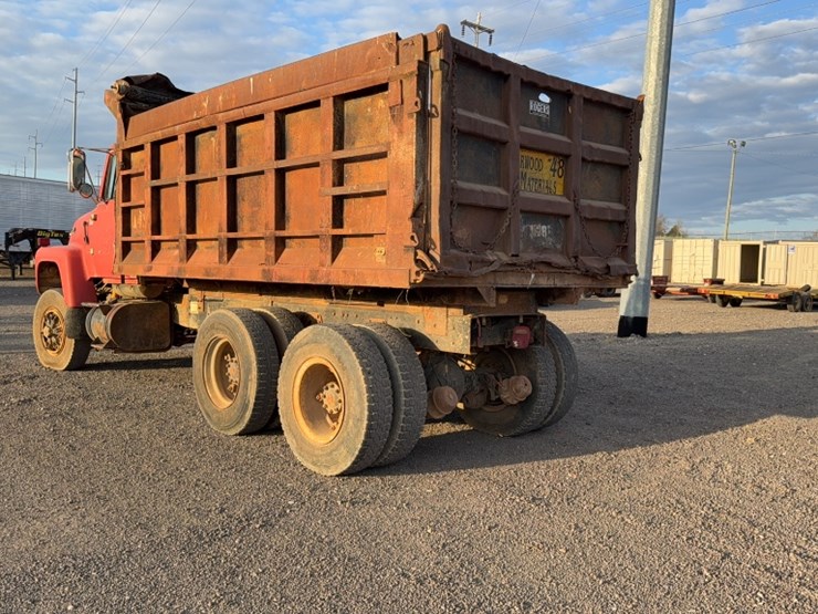 1988-ford-l8000-image-9