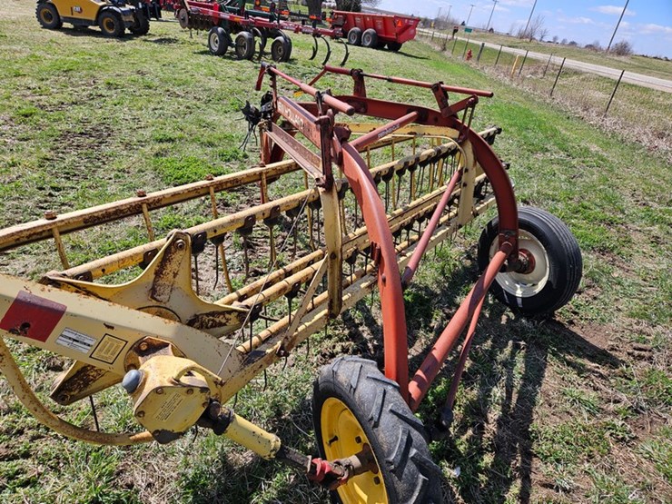 new-holland-258-image-17