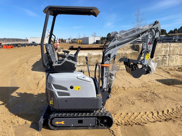 #1032-•-new-ats-me18-mini-excavator-image-4
