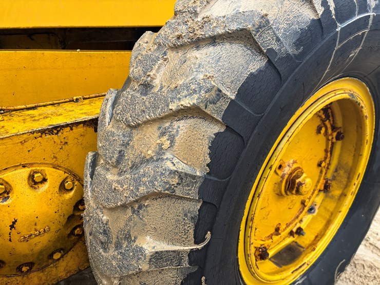 caterpillar-12-image-73