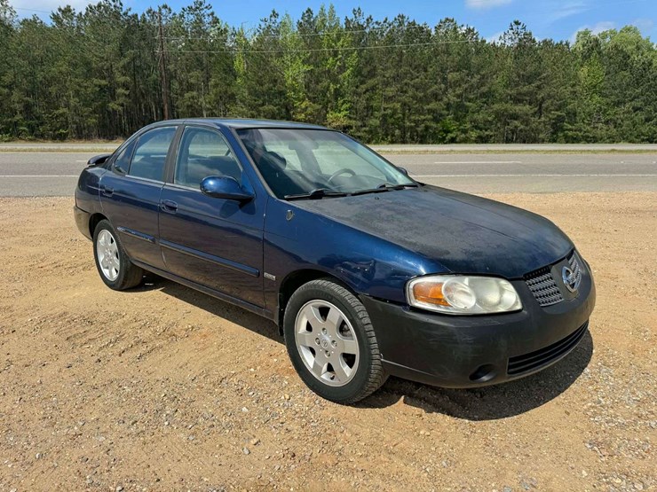2006-nissan-sentra-4-door-sedan-(209,961-miles)-image-4