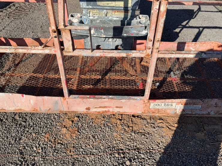 2002-jlg-800s-image-3