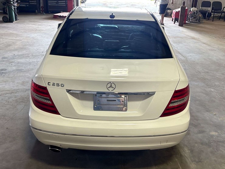 2013-mercedes-benz-c250-4-door-sedan-(123,035-miles)-image-6