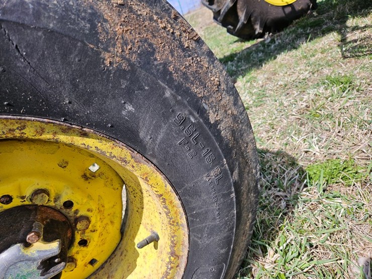 john-deere-4010-image-41