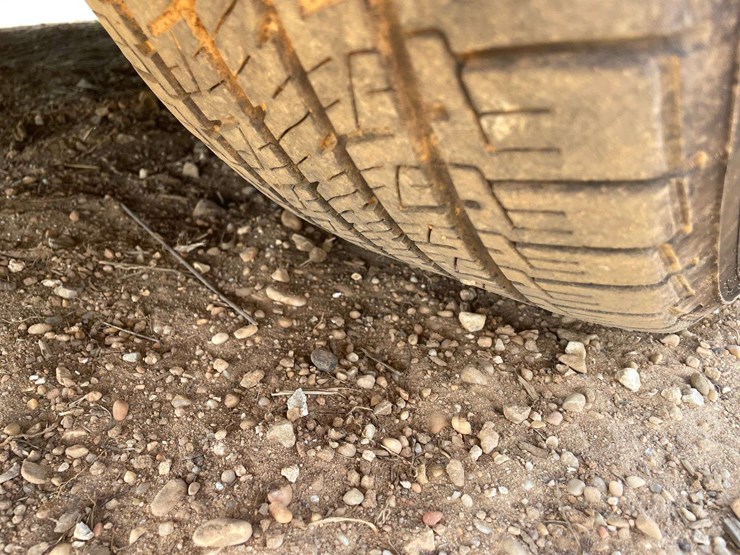 2013-toyota-avalon-hybrid-limited-4-door-sedan-(399,665-miles)-image-20