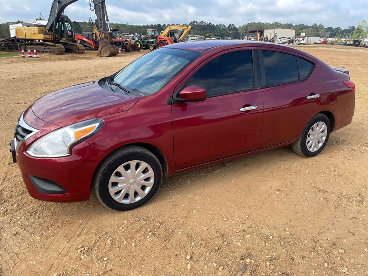 2019-nissan-versa-sv-4-door-sedan-(114,431-miles)-image-1
