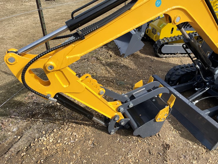 #900-•-landhonor-mini-excavator-image-8