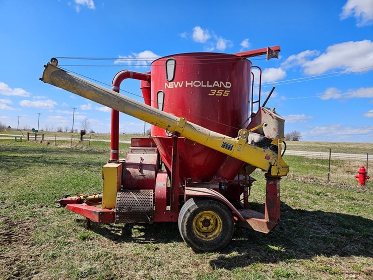 new-holland-355-image-2