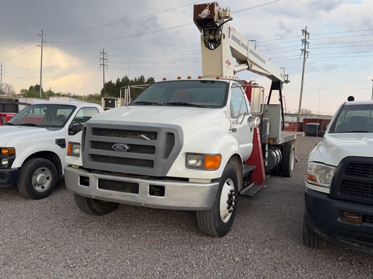 2006-ford-750-image-1